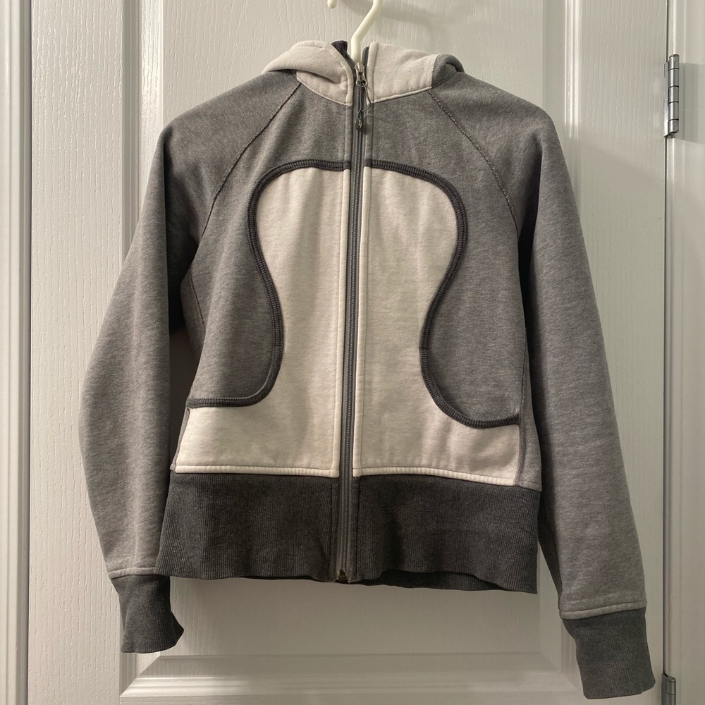 Lululemon grey and white Scuba